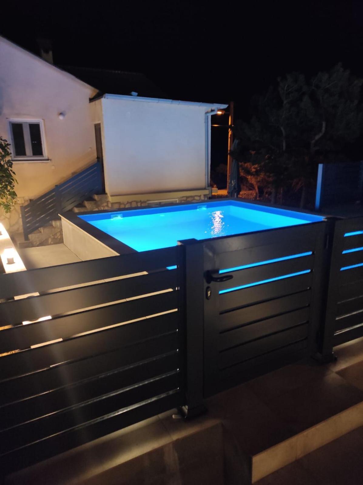 Beachfront House Ivana With Pool - Renovated 2025 Cesarica Exterior foto