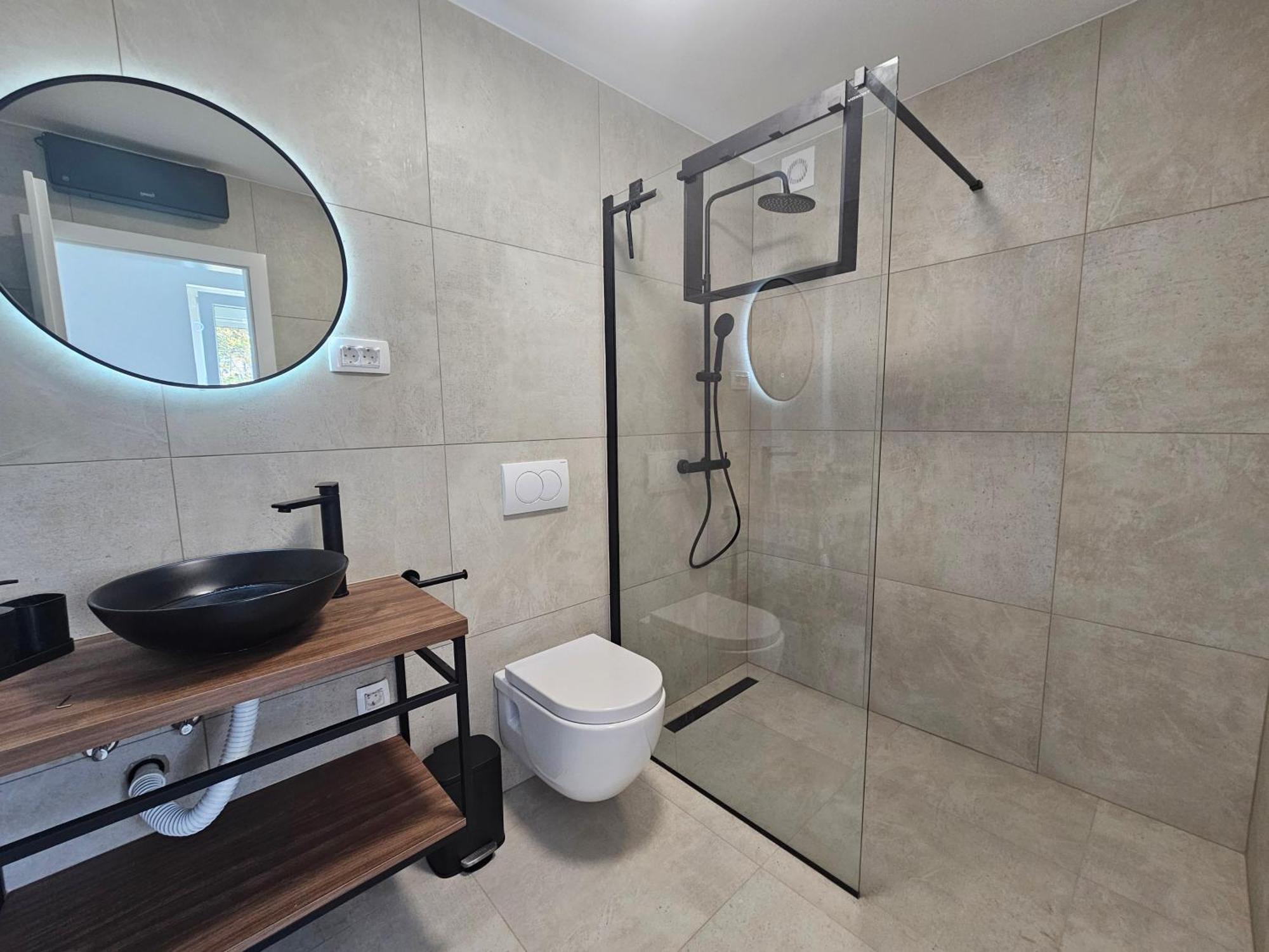 Beachfront House Ivana With Pool - Renovated 2025 Cesarica Exterior foto
