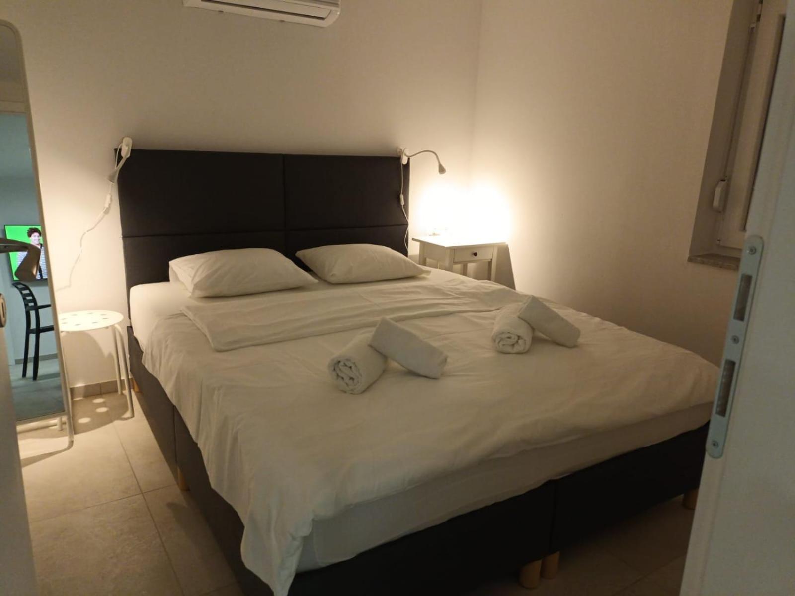Beachfront House Ivana With Pool - Renovated 2025 Cesarica Exterior foto